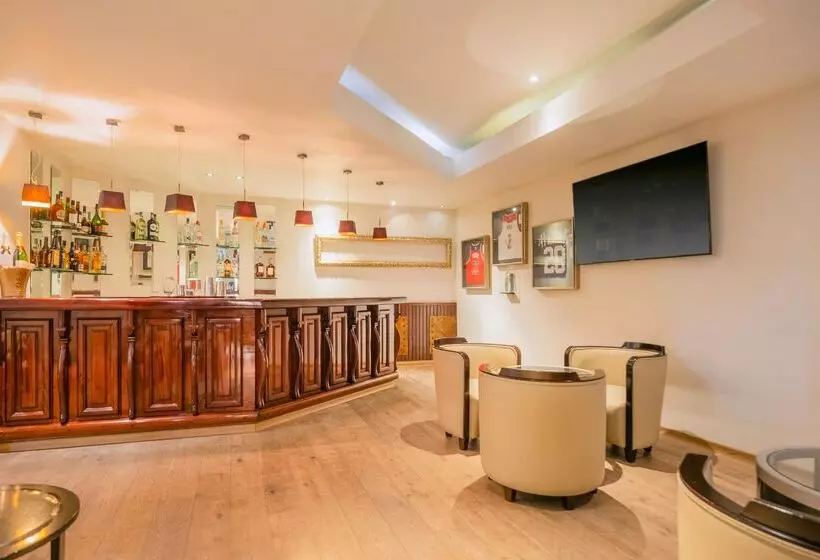 בית מלון כפרי JOIA Rose Hall by Iberostar