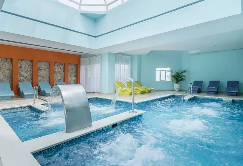 בית מלון כפרי JOIA Rose Hall by Iberostar