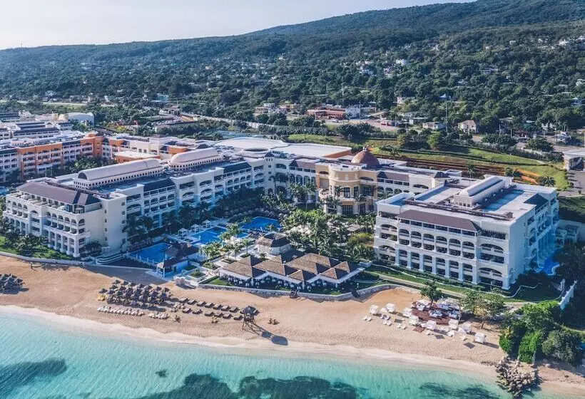 בית מלון כפרי JOIA Rose Hall by Iberostar