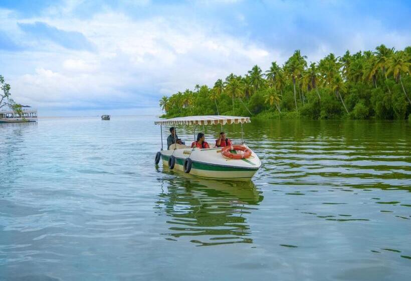 فندق Isola Di Cocco Ayurvedic Beach Resort