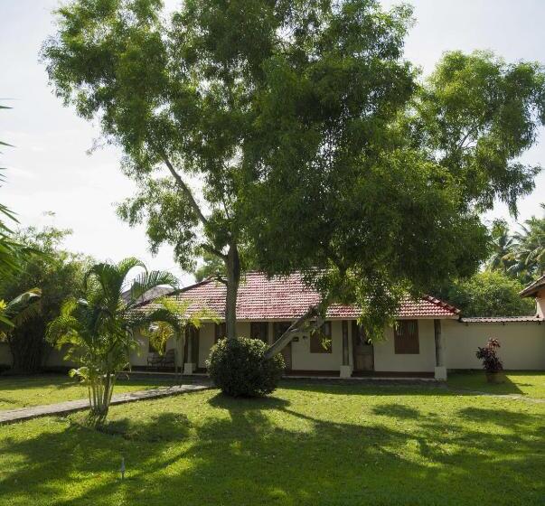 فندق Isola Di Cocco Ayurvedic Beach Resort