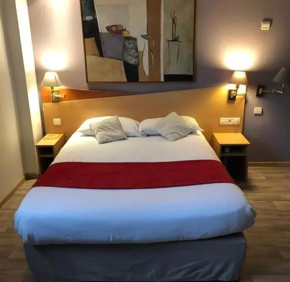 Отель Noemys Toulon La Valette