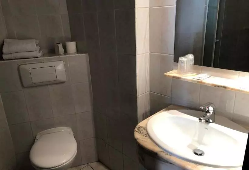 Отель Noemys Toulon La Valette