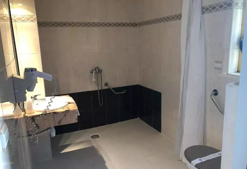 Отель Noemys Toulon La Valette