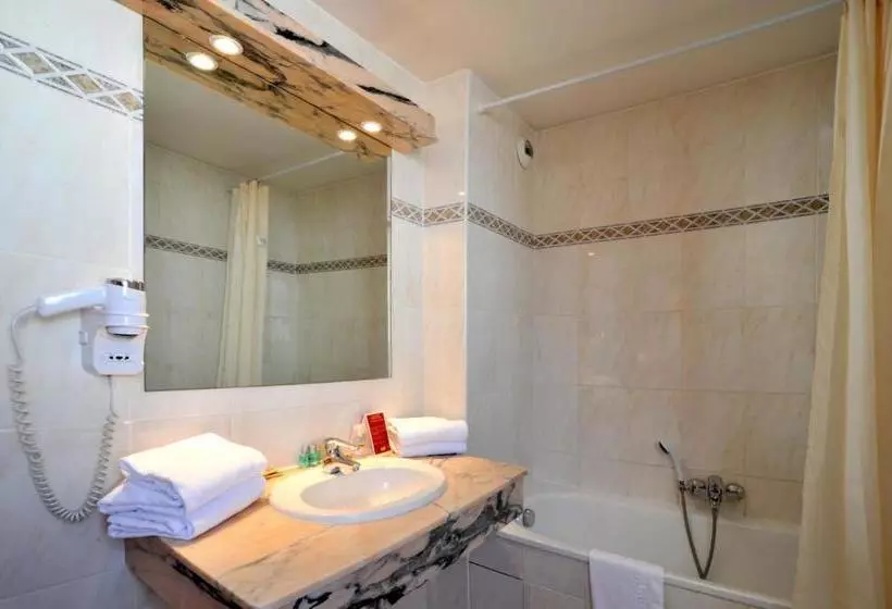 Отель Noemys Toulon La Valette