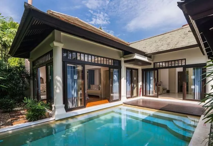 Отель Melati Beach Resort & Spa