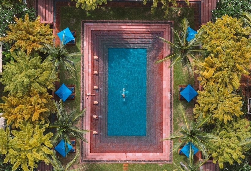 هتل Melati Beach Resort & Spa