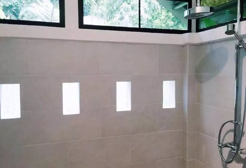 בית מלון כפרי Mooban Talay Resort