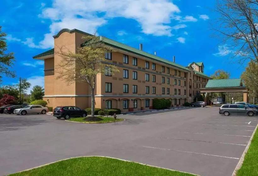 هتل Quality Inn Near Princeton