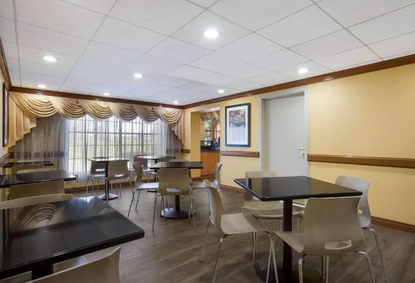 هتل Quality Inn Near Princeton