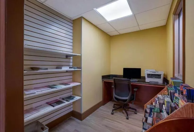 هتل Quality Inn Near Princeton