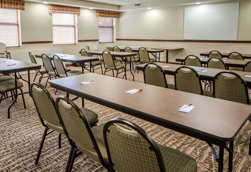 בית מלון כפרי Quality Suites