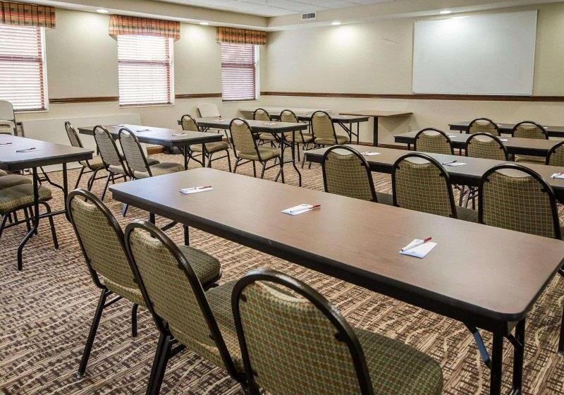 בית מלון כפרי Quality Suites