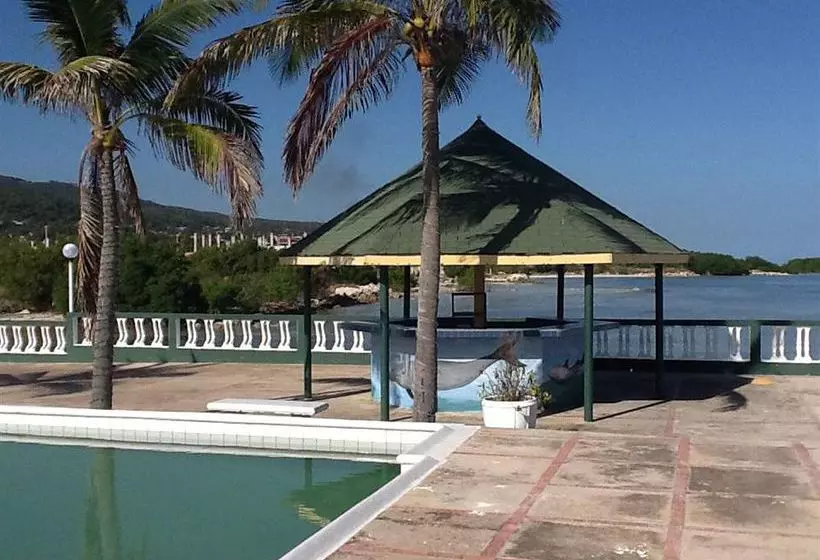 هتل Royal Reef Resort