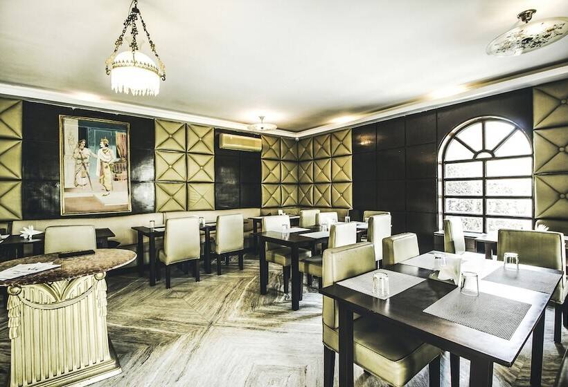 فندق Sugan Niwas Palace