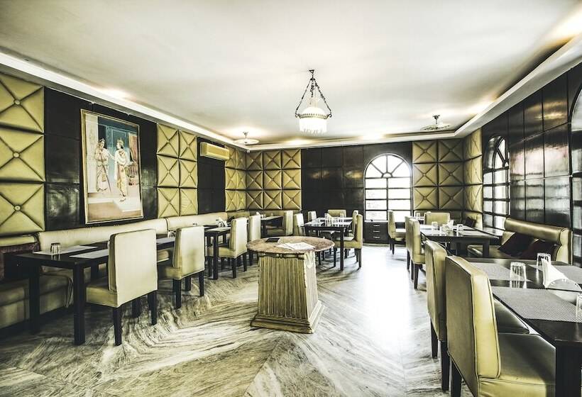 فندق Sugan Niwas Palace