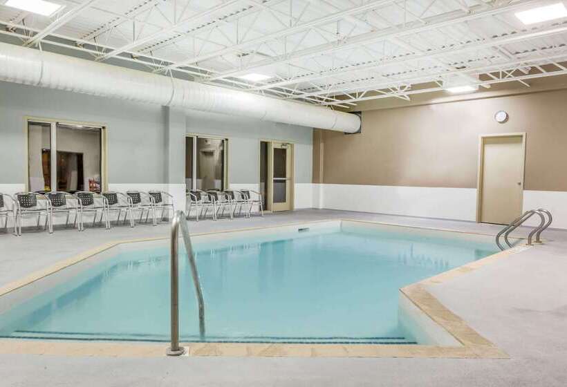 Hotel Super 8 By Wyndham Peterborough