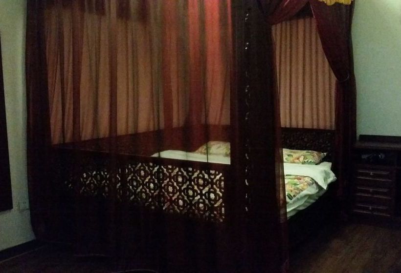 Hotel Tiananmen Best Year Courtyard