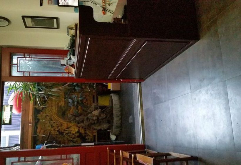 Hotel Tiananmen Best Year Courtyard