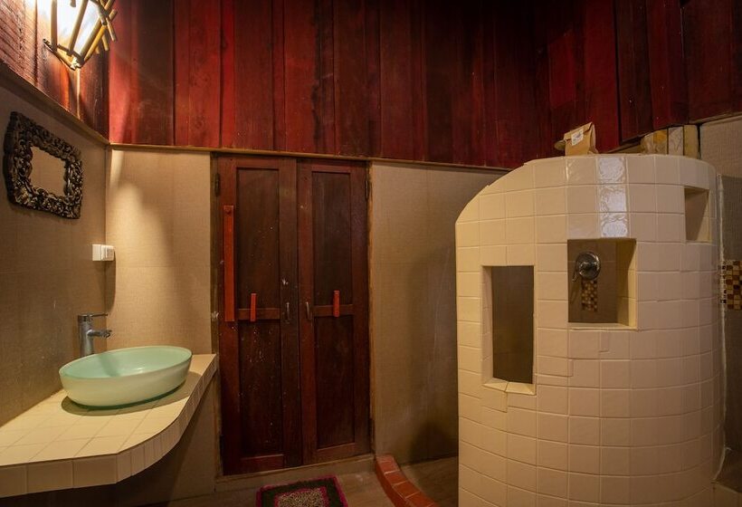 בית מלון כפרי Varinda Resort