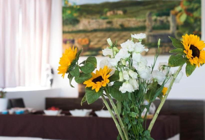 בית מלון כפרי White