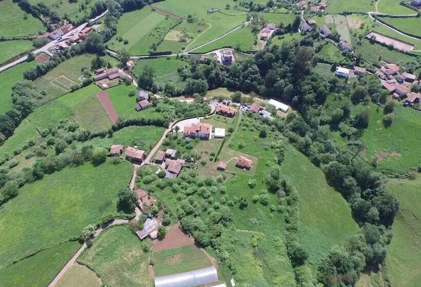 La Casona De La Roza