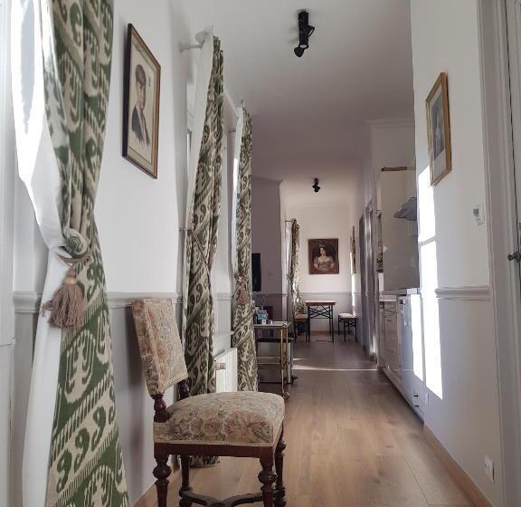 민박 Château De Salvert Appartement & Chambre D Hôtes