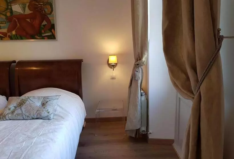 ベッドアンドブレックファースト Château De Salvert Appartement & Chambre D Hôtes
