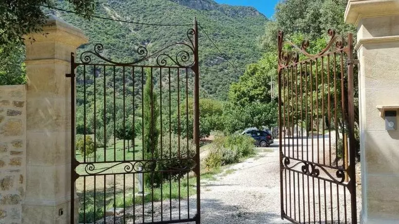 Aamiaismajoitus (B&B) Mas De La Lance