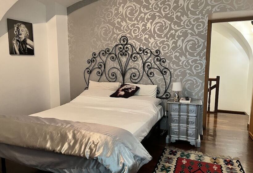 مبيت وإفطار Torino Chic