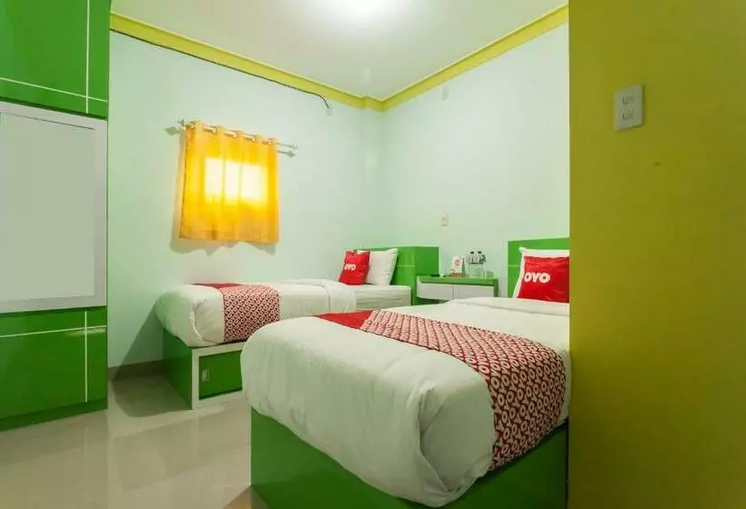ホテル Reddoorz Syariah At Dinda Residence