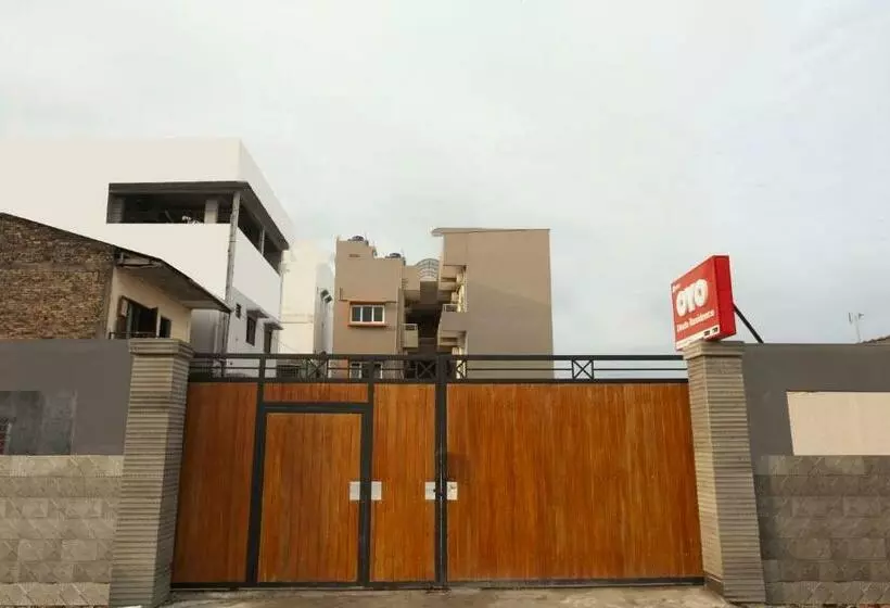 ホテル Reddoorz Syariah At Dinda Residence