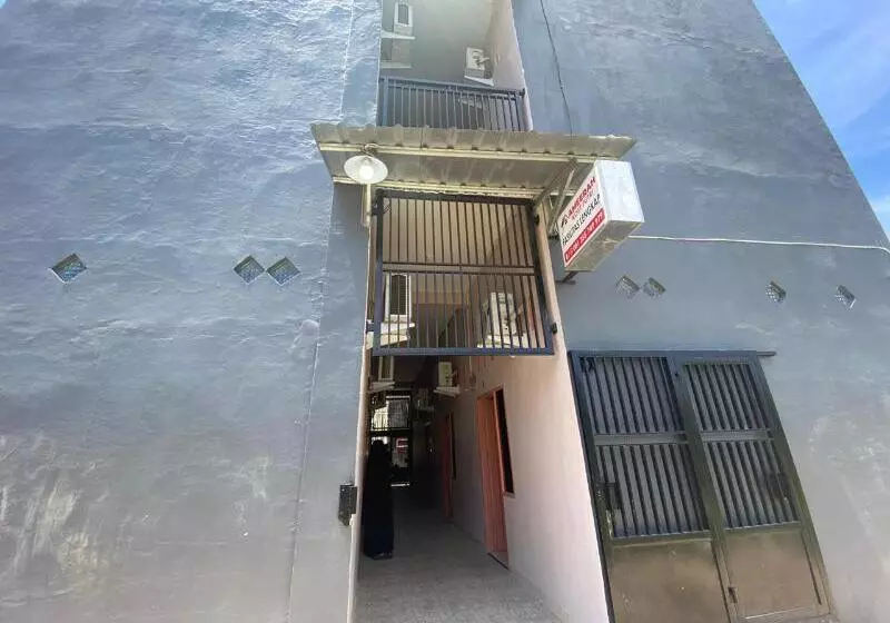 هتل Oyo 90111 Almeerah Homestay Syariah