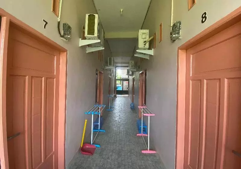 هتل Oyo 90111 Almeerah Homestay Syariah