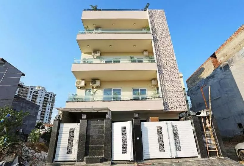 هتل Oyo Townhouse 74871 Thoraipakkam