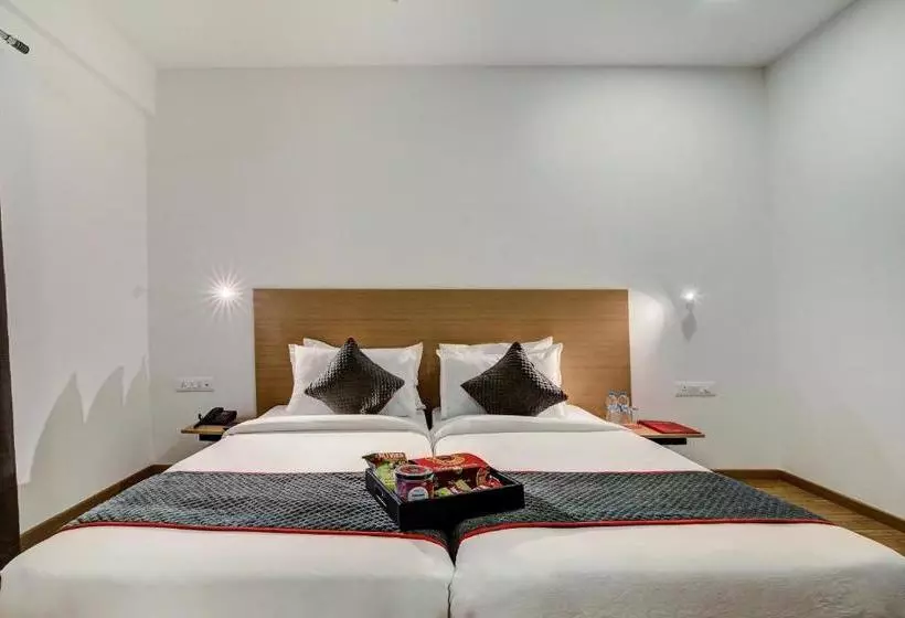 هتل Oyo Townhouse 74871 Thoraipakkam