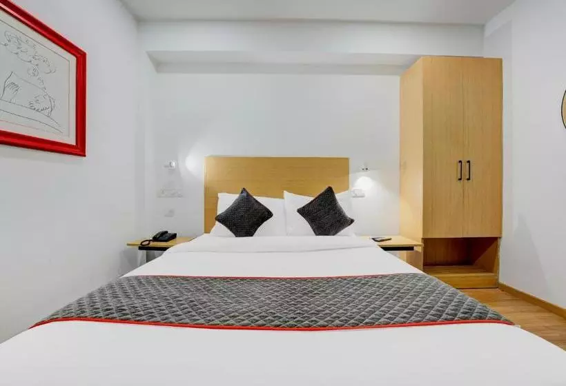 هتل Oyo Townhouse 74871 Thoraipakkam