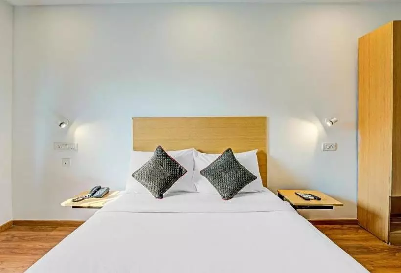 هتل Oyo Townhouse 74871 Thoraipakkam