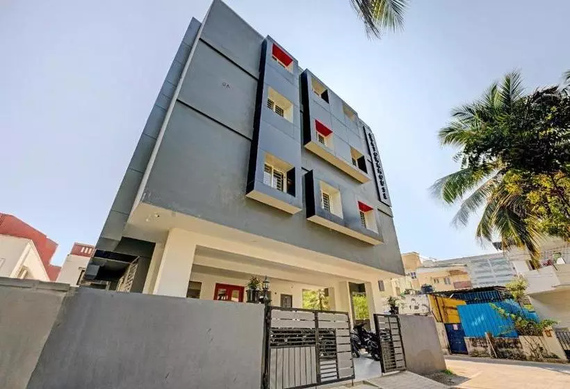 هتل Oyo Townhouse 74871 Thoraipakkam