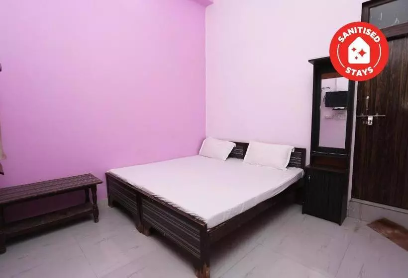 Hotelli Vaccinated Staff  Spot On 41214 Om Shiv Palace