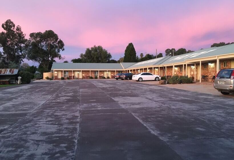 Отель Tuckerbox Motor Inn