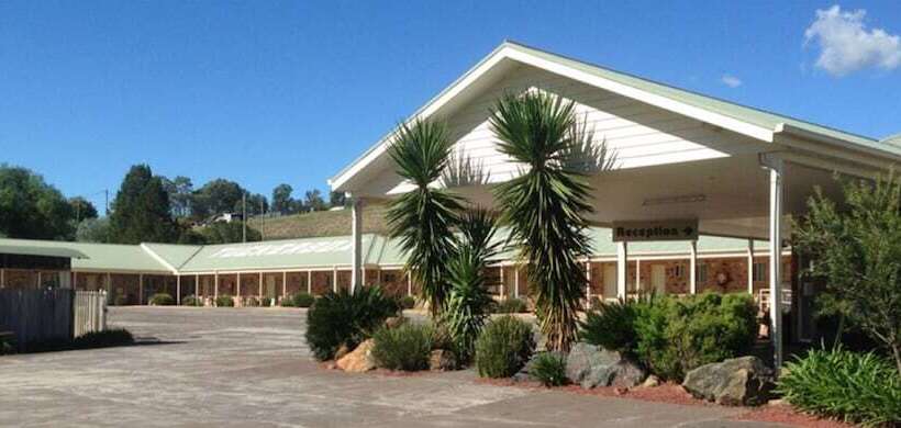 Отель Tuckerbox Motor Inn