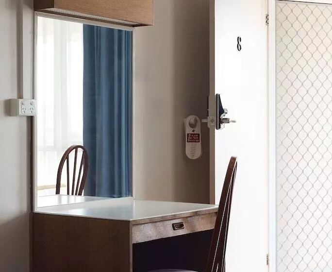 モーテル Holiday Lodge Motor Inn