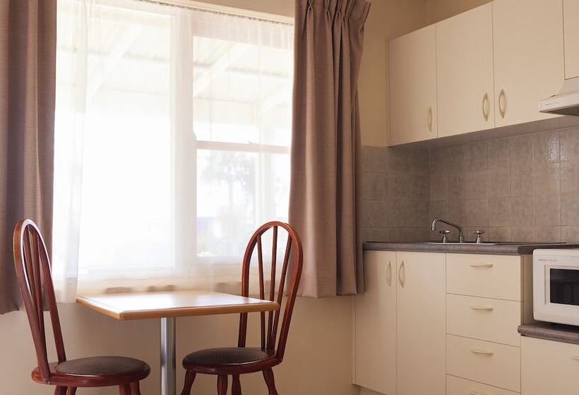 Мотель Holiday Lodge Motor Inn