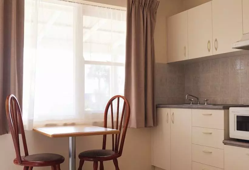 モーテル Holiday Lodge Motor Inn