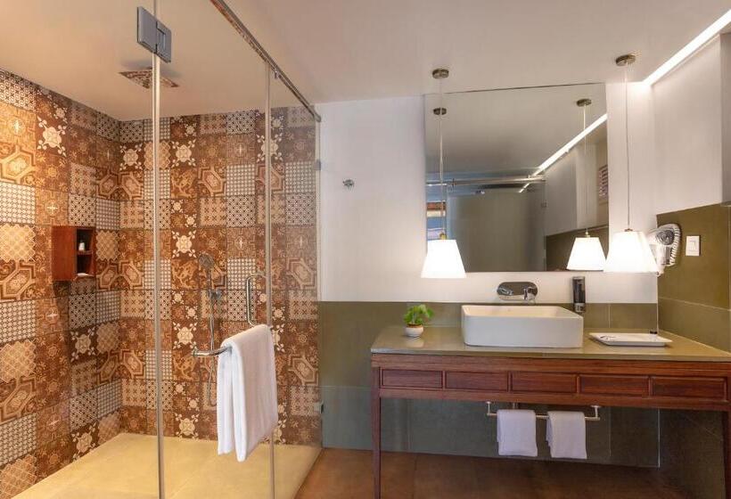 אתר נופש Estuary Sarovar Premiere Poovar Island