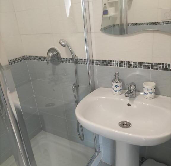 تختخواب و صبحانه Maison De Revel