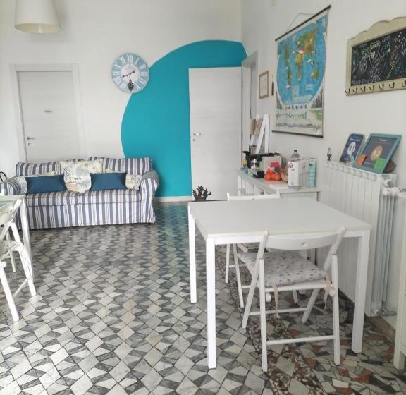 تختخواب و صبحانه Maison De Revel