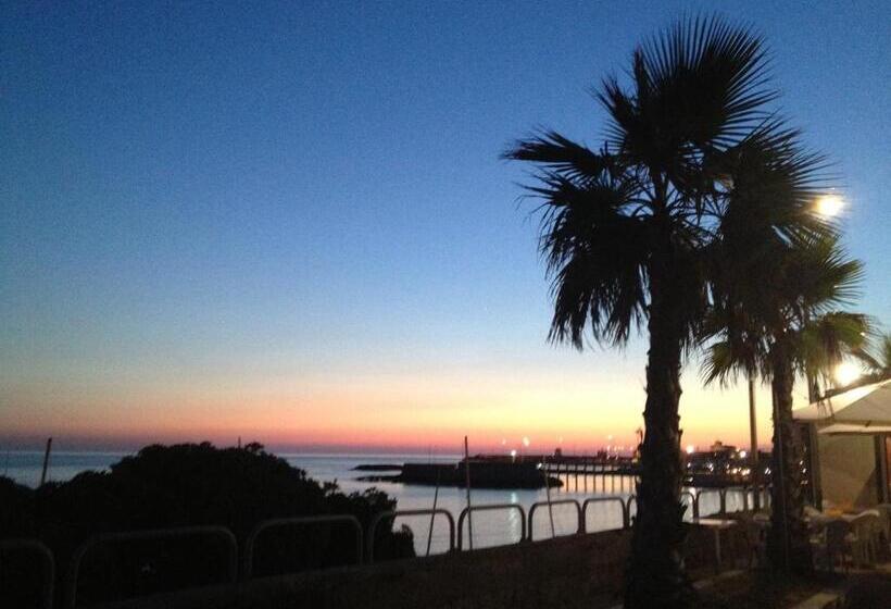 تختخواب و صبحانه Maison De Revel