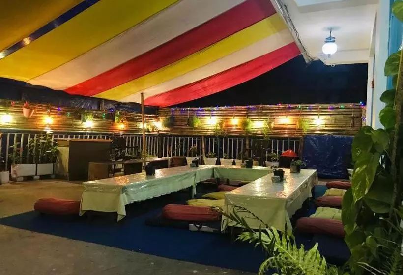 Hostel Triangle Folks, Mcleodganj
